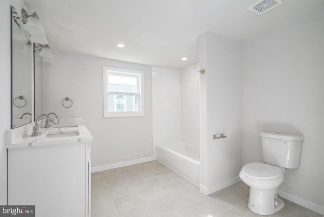 438 DUDLEY ST, Philadelphia, PA 19148