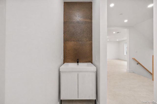 13 Warren Court 213, Monsey, NY 10952