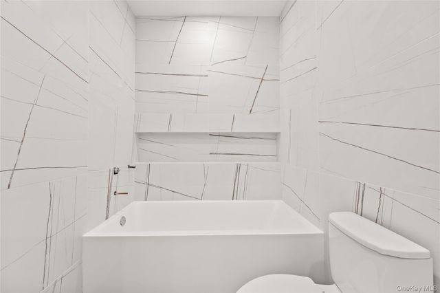 13 Warren Court 213, Monsey, NY 10952