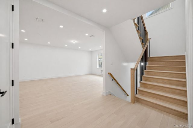 13 Warren Court 213, Monsey, NY 10952