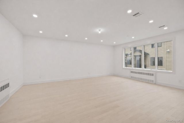 13 Warren Court 213, Monsey, NY 10952