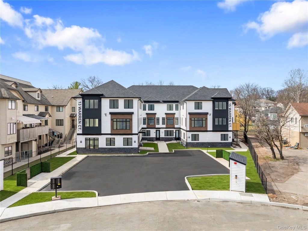 13 Warren Court 213, Monsey, NY 10952