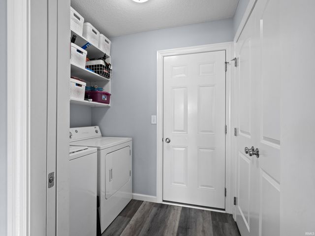 68178 Kestrel Lane, New Paris, IN 46553