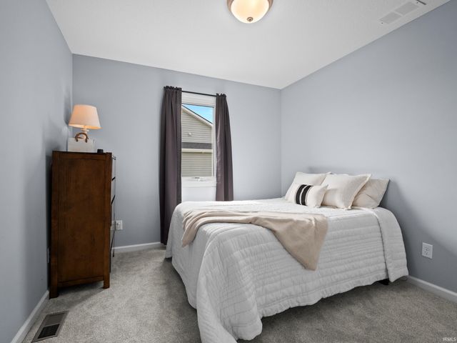 68178 Kestrel Lane, New Paris, IN 46553