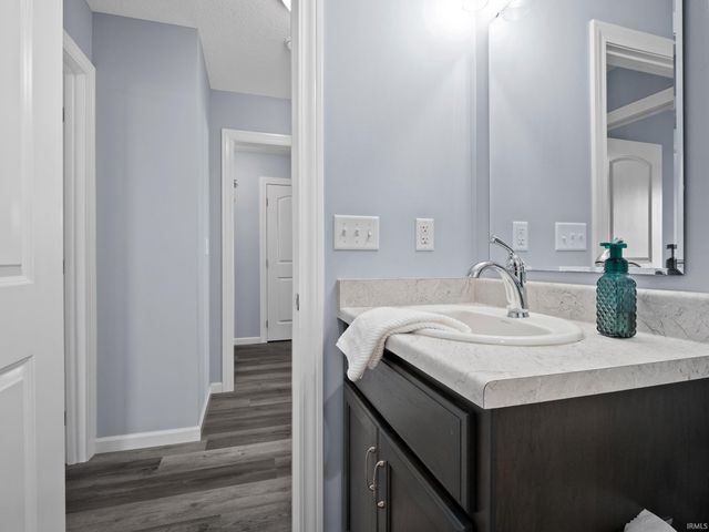 68178 Kestrel Lane, New Paris, IN 46553