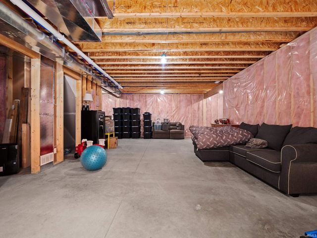 68178 Kestrel Lane, New Paris, IN 46553