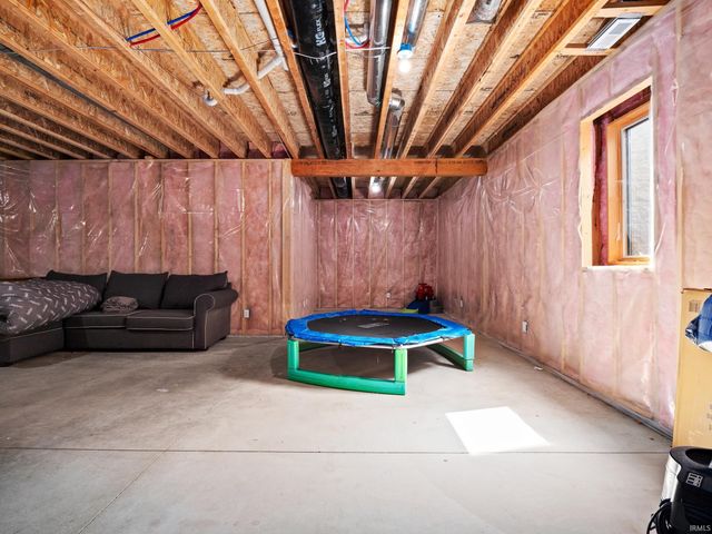 68178 Kestrel Lane, New Paris, IN 46553