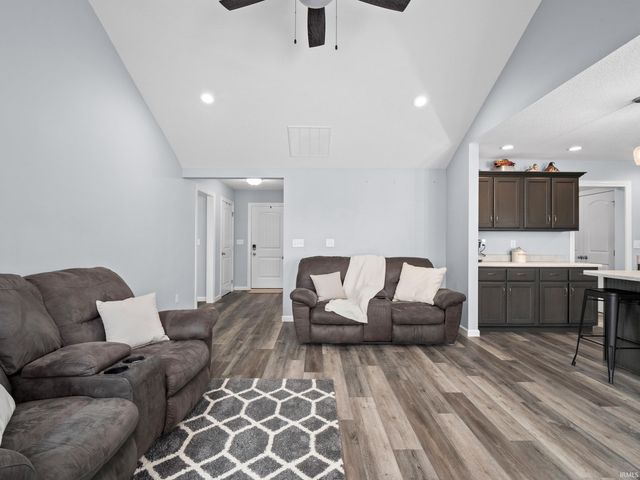 68178 Kestrel Lane, New Paris, IN 46553