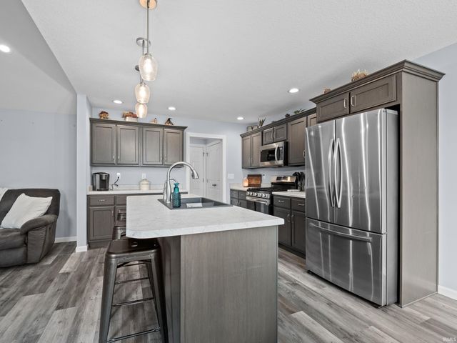 68178 Kestrel Lane, New Paris, IN 46553