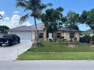 1752 SW Starman Ave, Port St Lucie, FL 34953