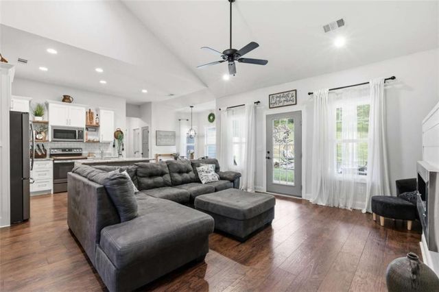 70 Stone Hearth Drive, Cleveland, GA 30528