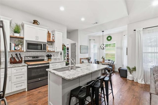 70 Stone Hearth Drive, Cleveland, GA 30528