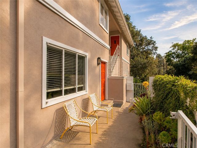 2932 Ledgewood Drive B, Los Angeles, CA 90068
