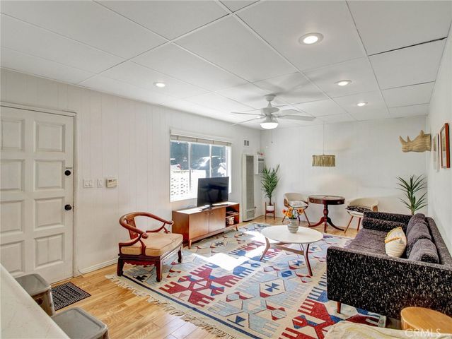 2932 Ledgewood Drive B, Los Angeles, CA 90068