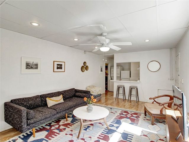 2932 Ledgewood Drive B, Los Angeles, CA 90068
