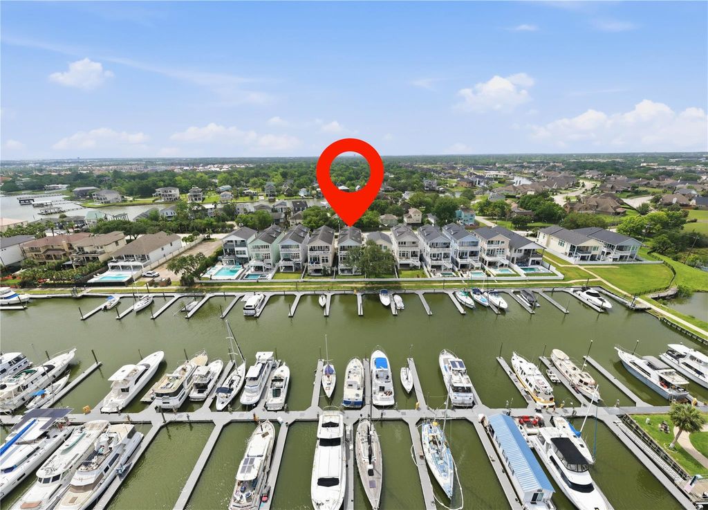 2174 Marina Way, Kemah, TX 77565