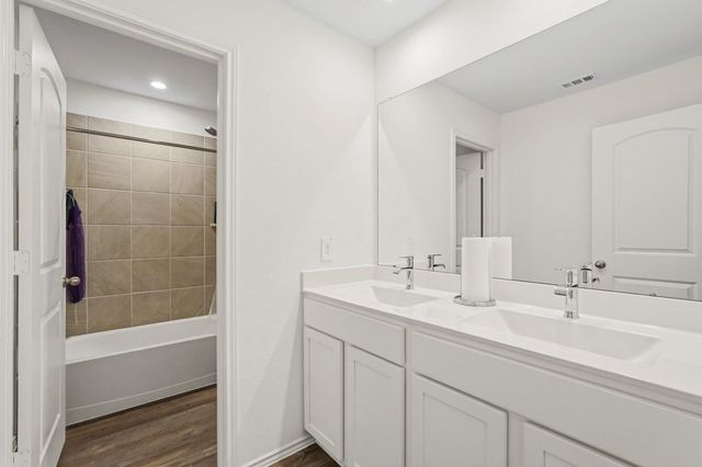17946 Sommerset Falls Ln, Crosby, TX 77532