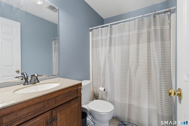 17 Cinnamon Circle 17, West Hartford, CT 06110