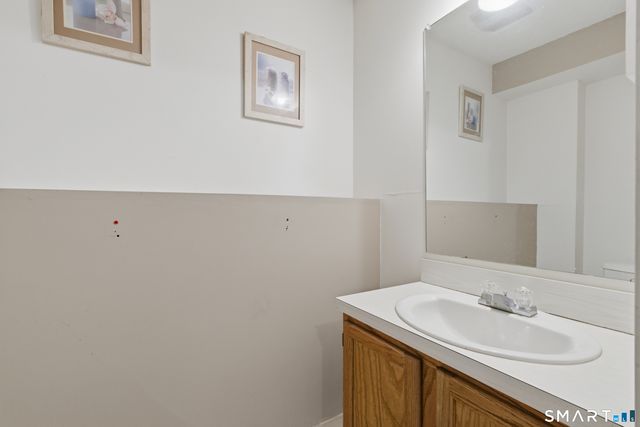 17 Cinnamon Circle 17, West Hartford, CT 06110