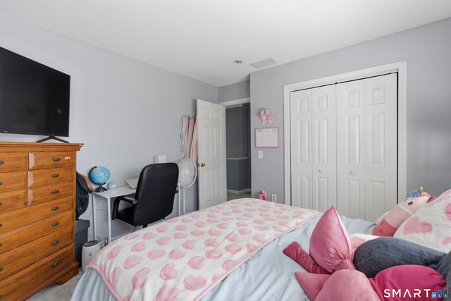 17 Cinnamon Circle 17, West Hartford, CT 06110