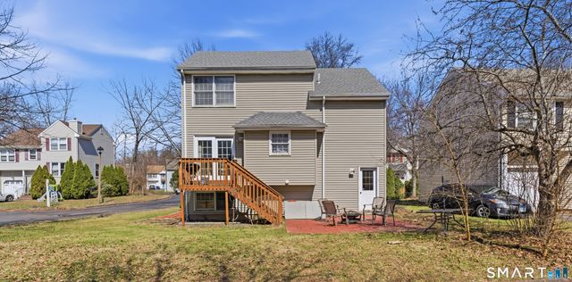 17 Cinnamon Circle 17, West Hartford, CT 06110