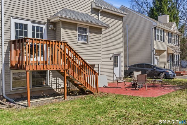 17 Cinnamon Circle 17, West Hartford, CT 06110