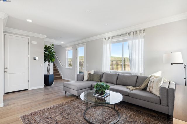 1468 Monument Ln, Fairfield, CA 94533