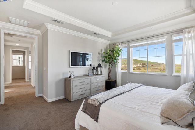 1468 Monument Ln, Fairfield, CA 94533