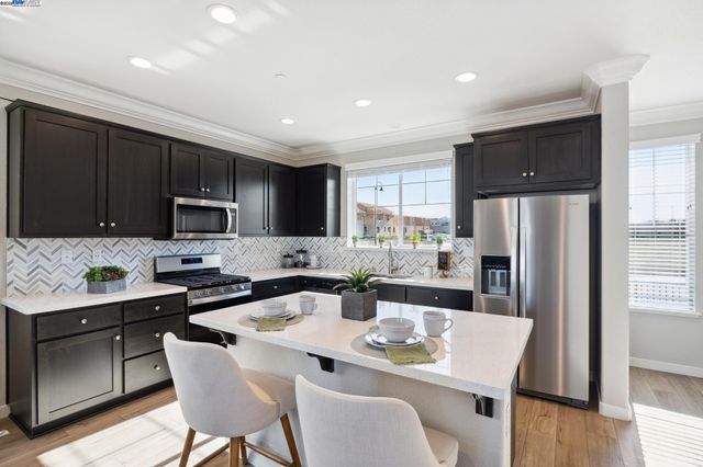 1468 Monument Ln, Fairfield, CA 94533