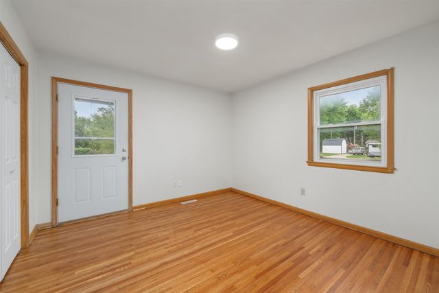502 Riverdale Dr, Mulvane, KS 67110