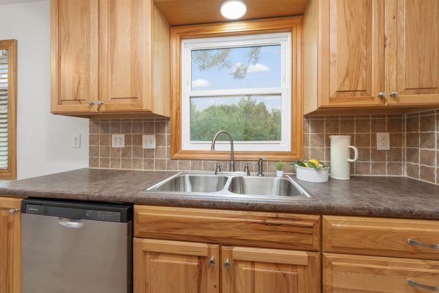 502 Riverdale Dr, Mulvane, KS 67110