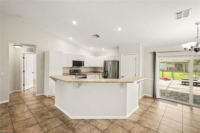 203 NW 6th PL, Cape Coral, FL 33993