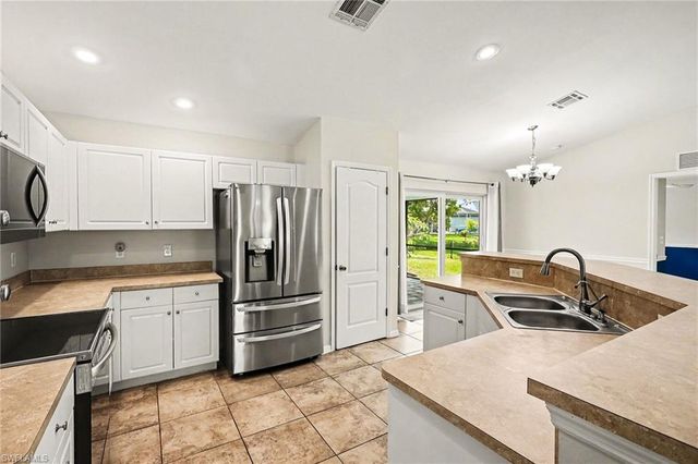 203 NW 6th PL, Cape Coral, FL 33993
