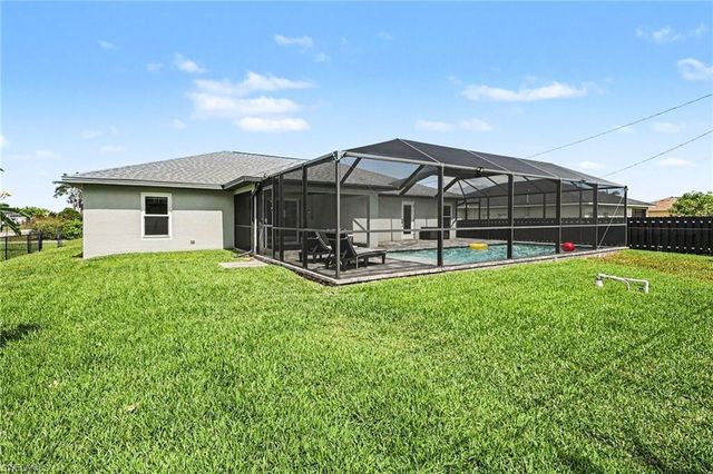 203 NW 6th PL, Cape Coral, FL 33993