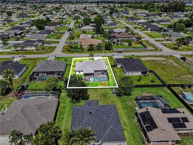 203 NW 6th PL, Cape Coral, FL 33993
