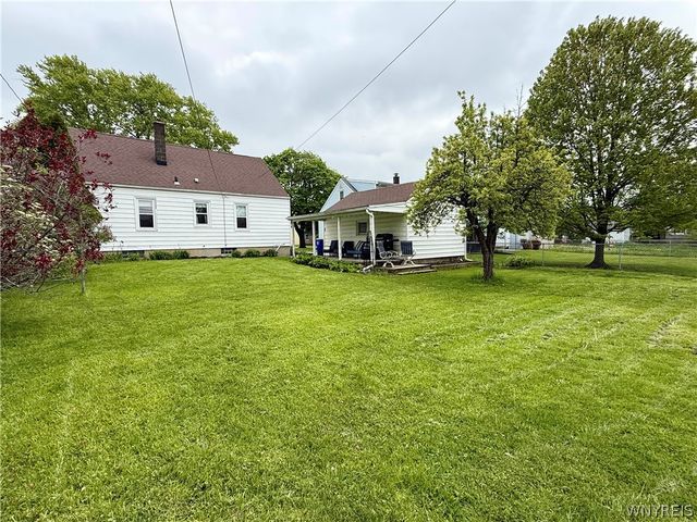 46 Briarhill Drive, West Seneca, NY 14224