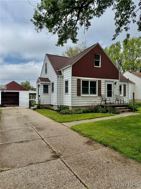 46 Briarhill Drive, West Seneca, NY 14224