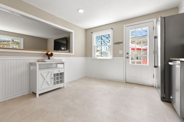 6 Ashcroft Cir, Groveland, MA 01834