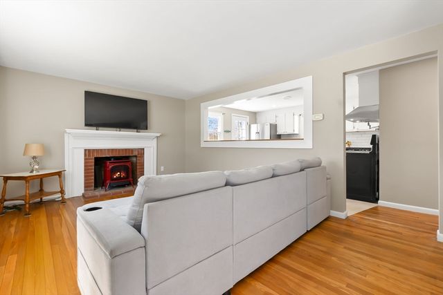 6 Ashcroft Cir, Groveland, MA 01834