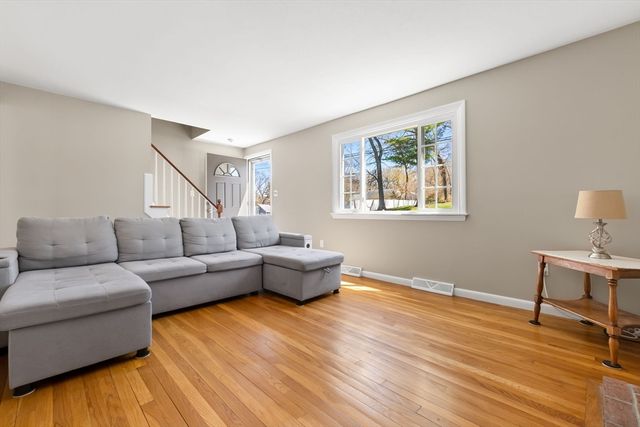 6 Ashcroft Cir, Groveland, MA 01834