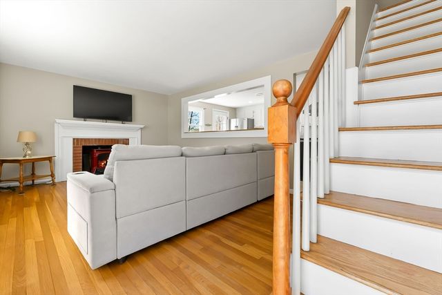 6 Ashcroft Cir, Groveland, MA 01834