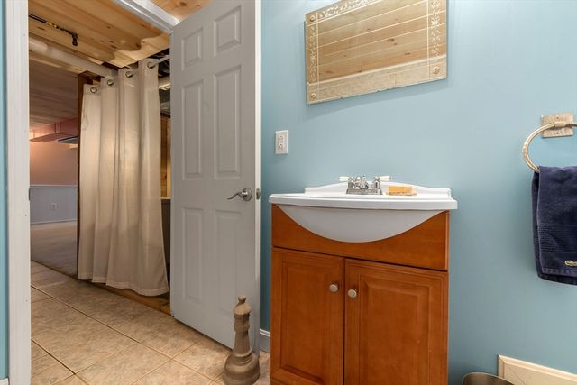 6 Ashcroft Cir, Groveland, MA 01834