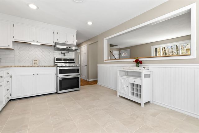 6 Ashcroft Cir, Groveland, MA 01834