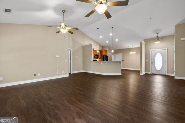 1502 Commonwealth Circle, Newnan, GA 30263