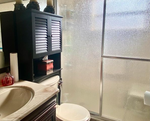 64 Flanders B 64, Delray Beach, FL 33484