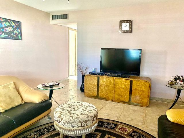 64 Flanders B 64, Delray Beach, FL 33484