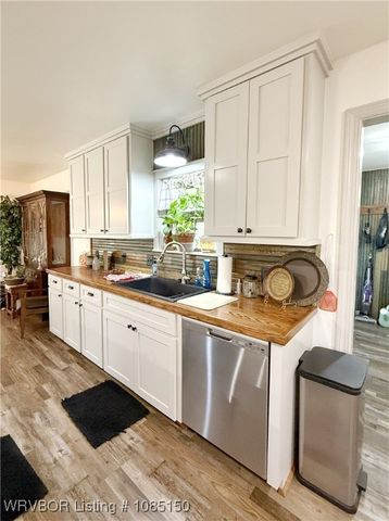 315 Buck Creek Road, Panama, OK 74951