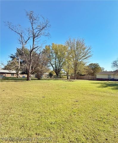 315 Buck Creek Road, Panama, OK 74951