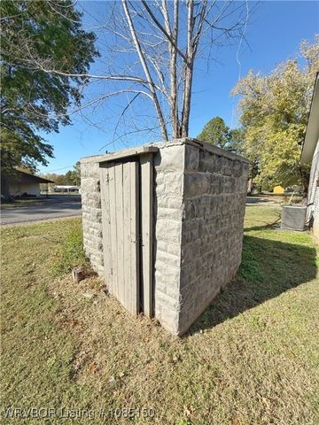 315 Buck Creek Road, Panama, OK 74951