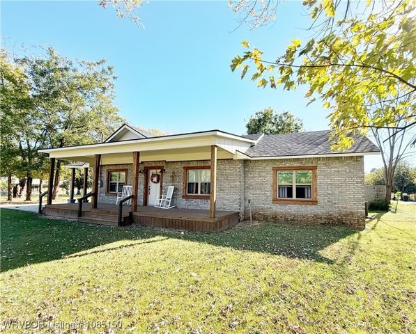 315 Buck Creek Road, Panama, OK 74951